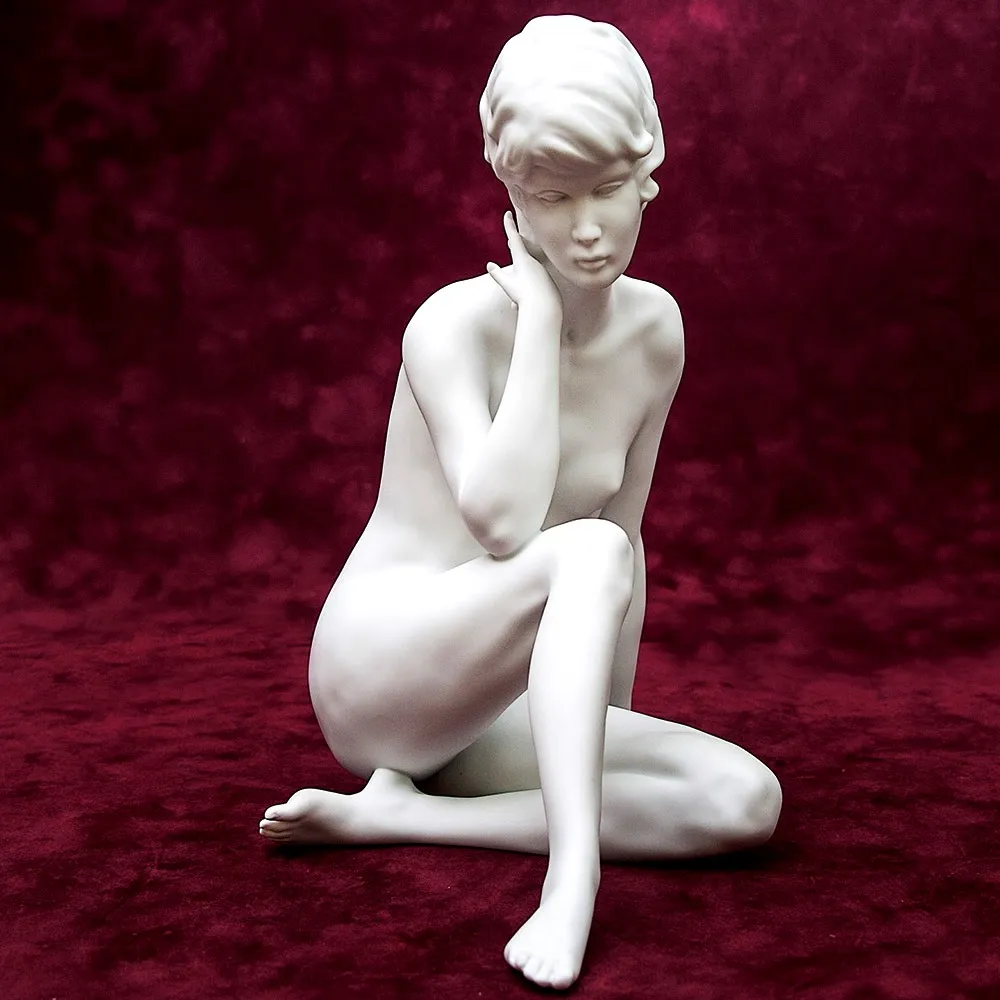 Бисквитный Фарфор - Статуэтка «Грёзы» Н-23см., Kaiser, Германия - 1990 год.