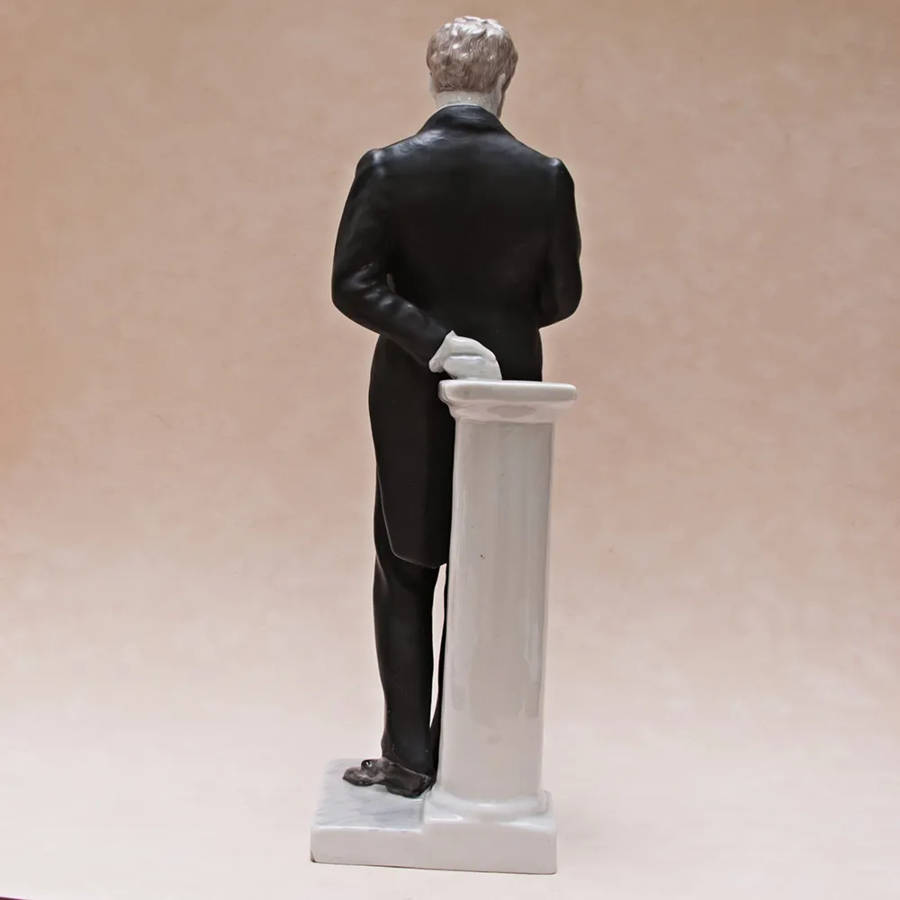 Коллекционная Фарфоровая статуэтка «Артист Норцов в роли Евгения Онегина», ЛФЗ СССР, 50-е гг.