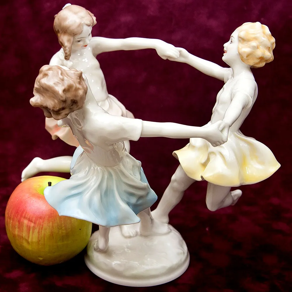 Фарфоровая Статуэтка «Майский Танец», Hutschenreuther, Германия -1955-1968 годы.