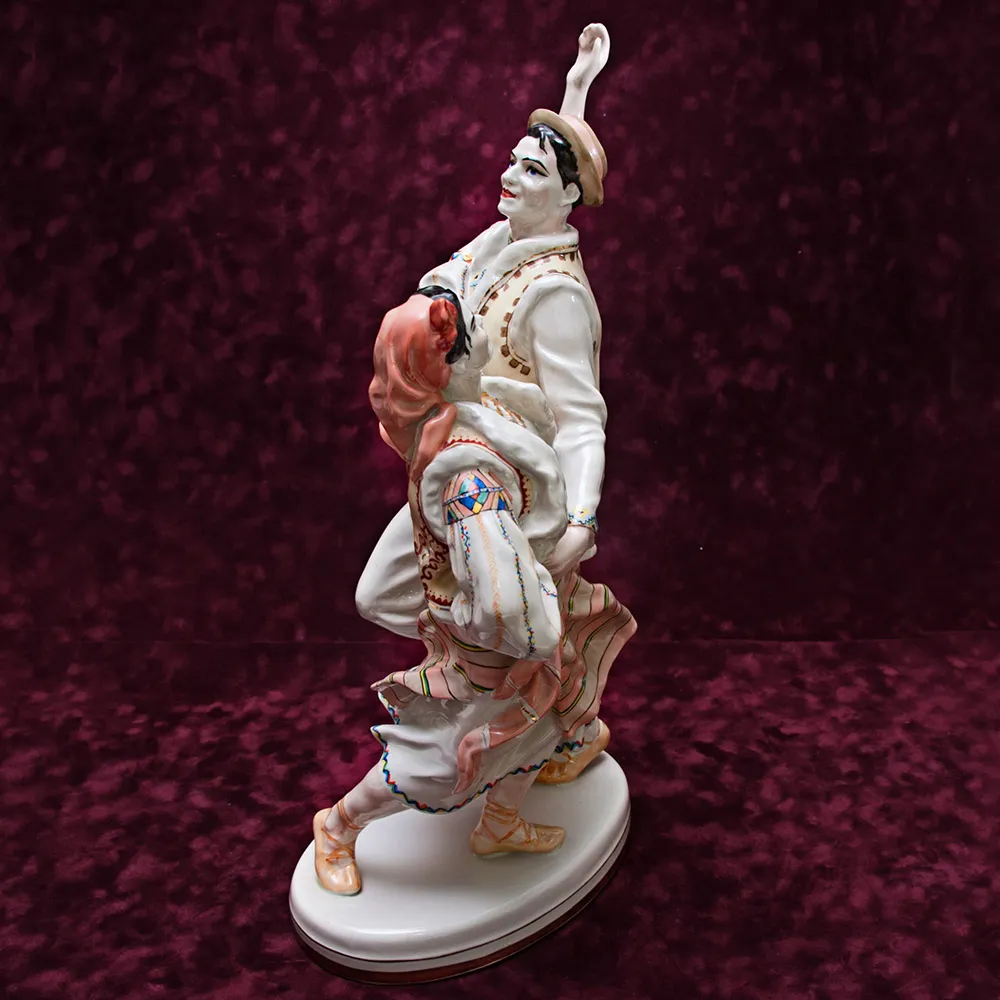 Редкость!!! Большая Фарфоровая Статуэтка «Гуцульский танец. Коломийка» Городницкий ФЗ - CCCР.