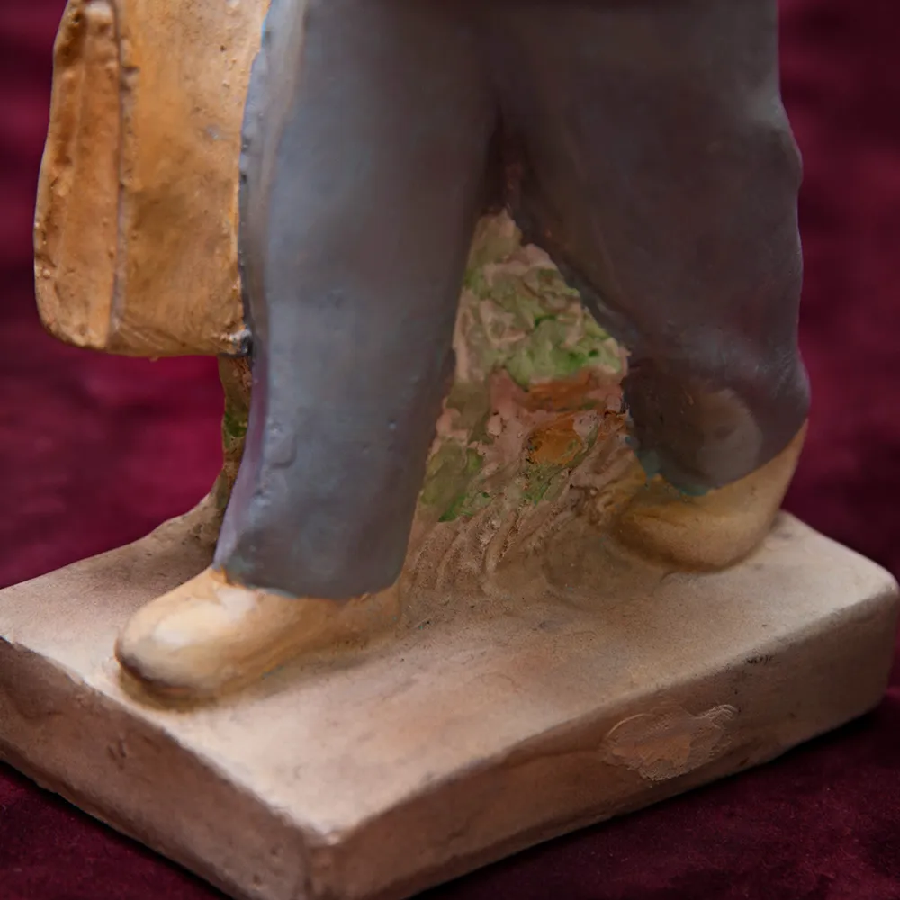 Гипсовая статуэтка «Первый раз - в Первый Класс» КГЗ СССР - 50-е годы ХХ века.