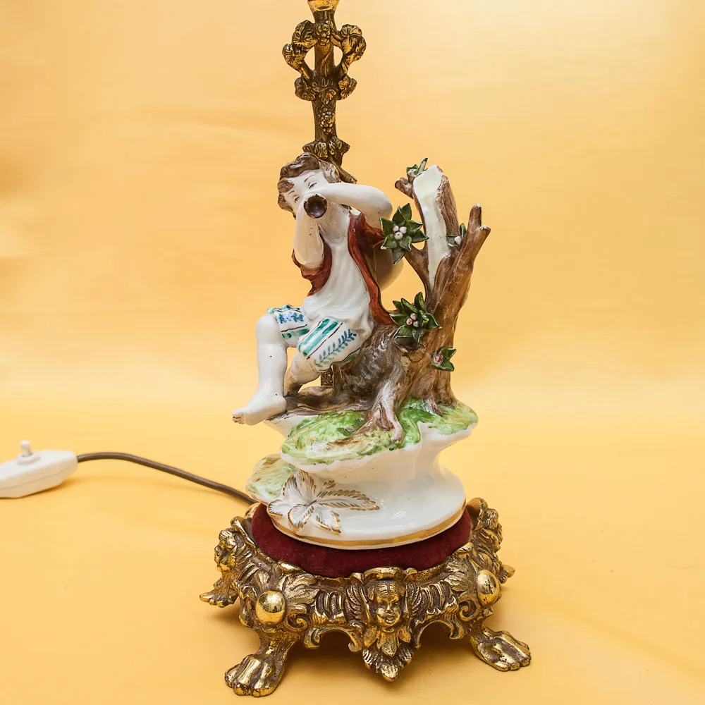 Электрическая Лампа - Светильник - Статуэтка «Мальчик с дудочкой» Фарфор Испания.