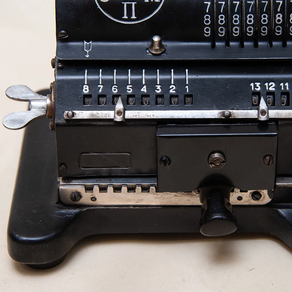 Винтажный Калькулятор - Арифмометр - Механическая Счётная Машинка «ФЕЛИКС».