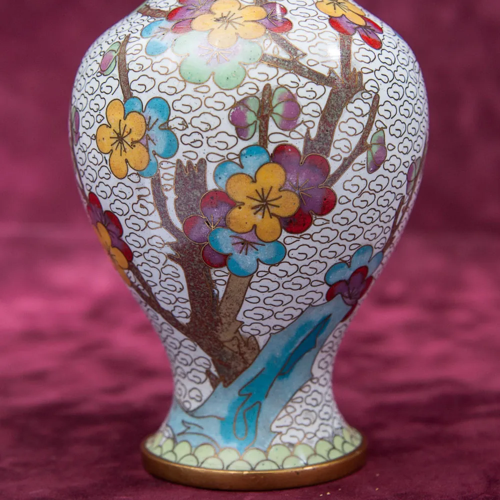 Винтажные Парные Вазы «Цветение Сакуры» в технике « Клуазоне» Китай 50 -е годы ХХ века Н - 19 см.