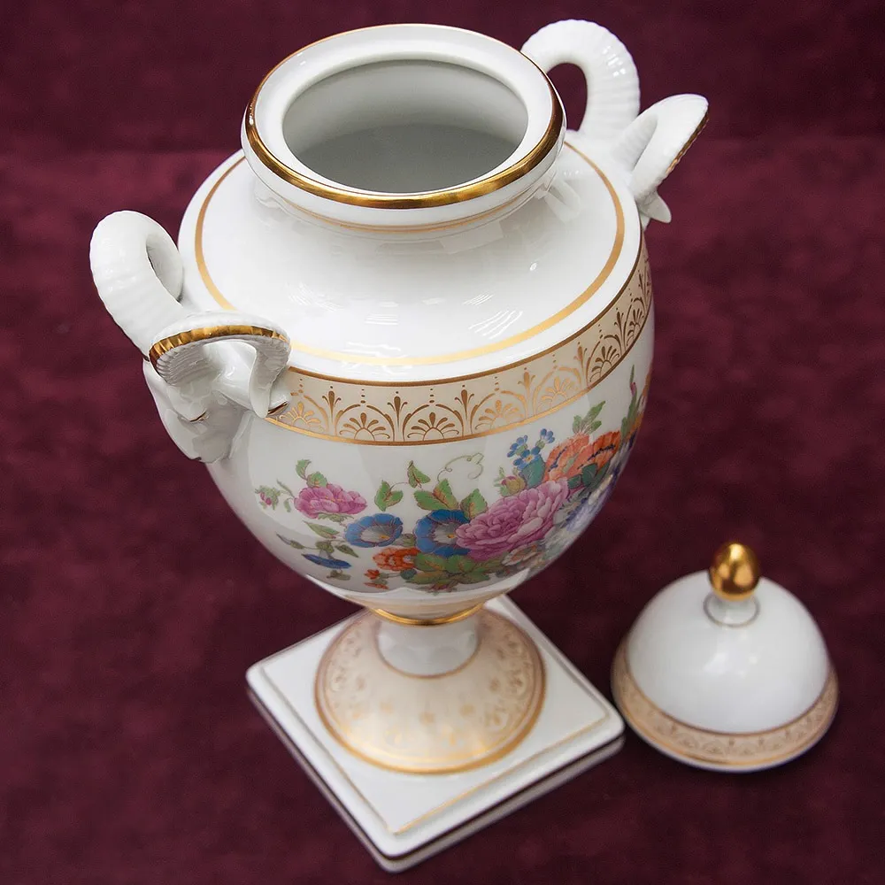 Коллекционный Авторский  Вазон из серии «Sanssouci» Фарфор KAISER Германия Н -31 см.