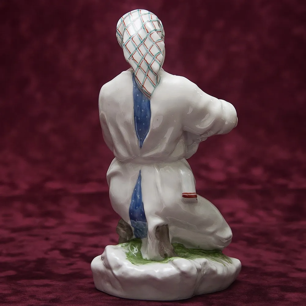 Редкость! Авторская Фарфоровая статуэтка «Свинарка с поросенком», СССР ЛФЗ - 1953 год.