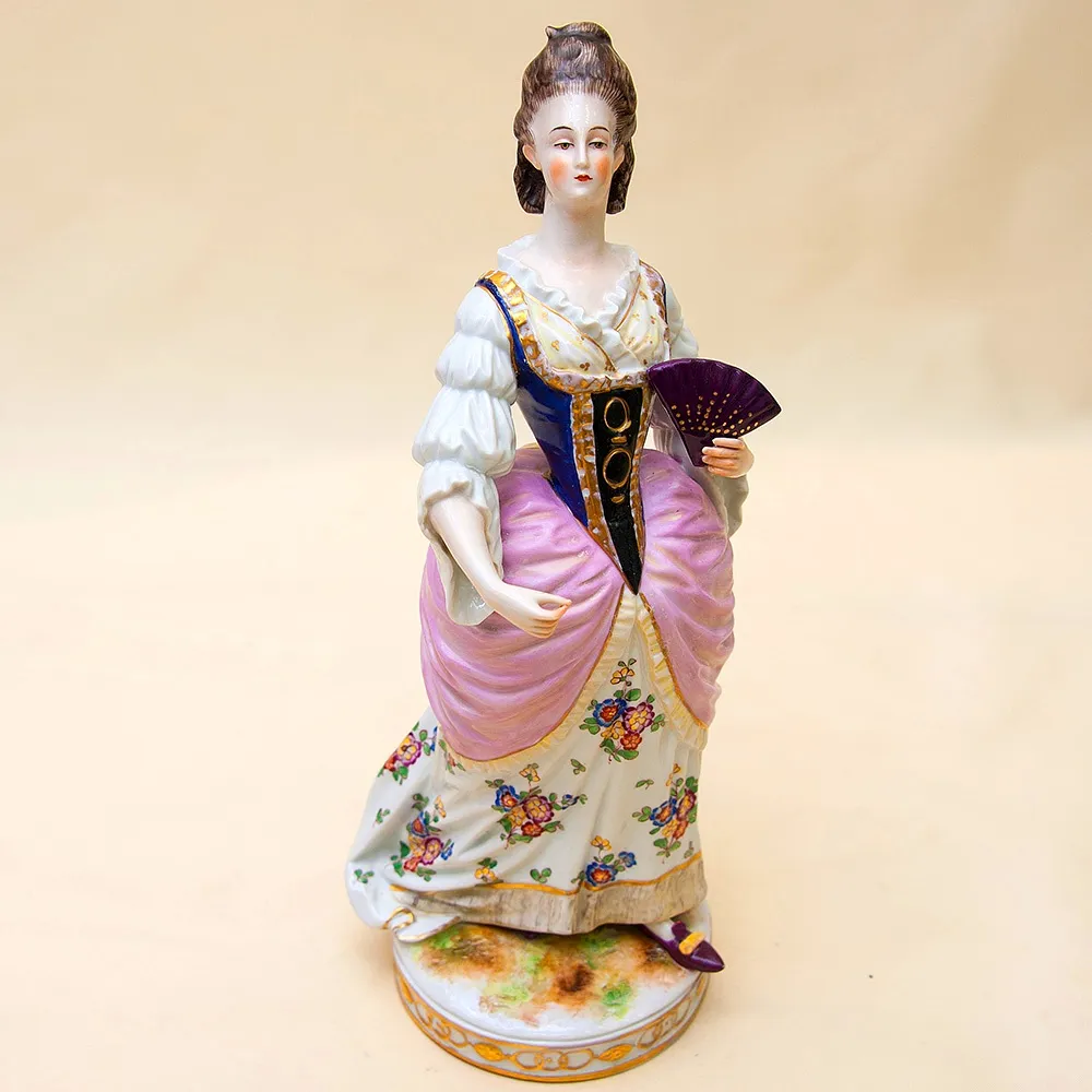 Большая! Фарфоровая статуэтка «Дама с веером» VOLKSTEDT  Германия -1915-1934 гг.