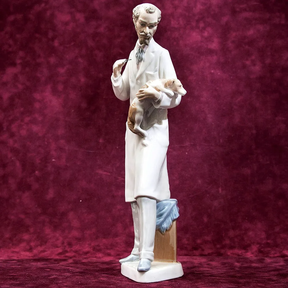Редкая! Коллекционная Фарфоровая статуэтка «Ветеринар» Lladro, Испания - 1972 год.