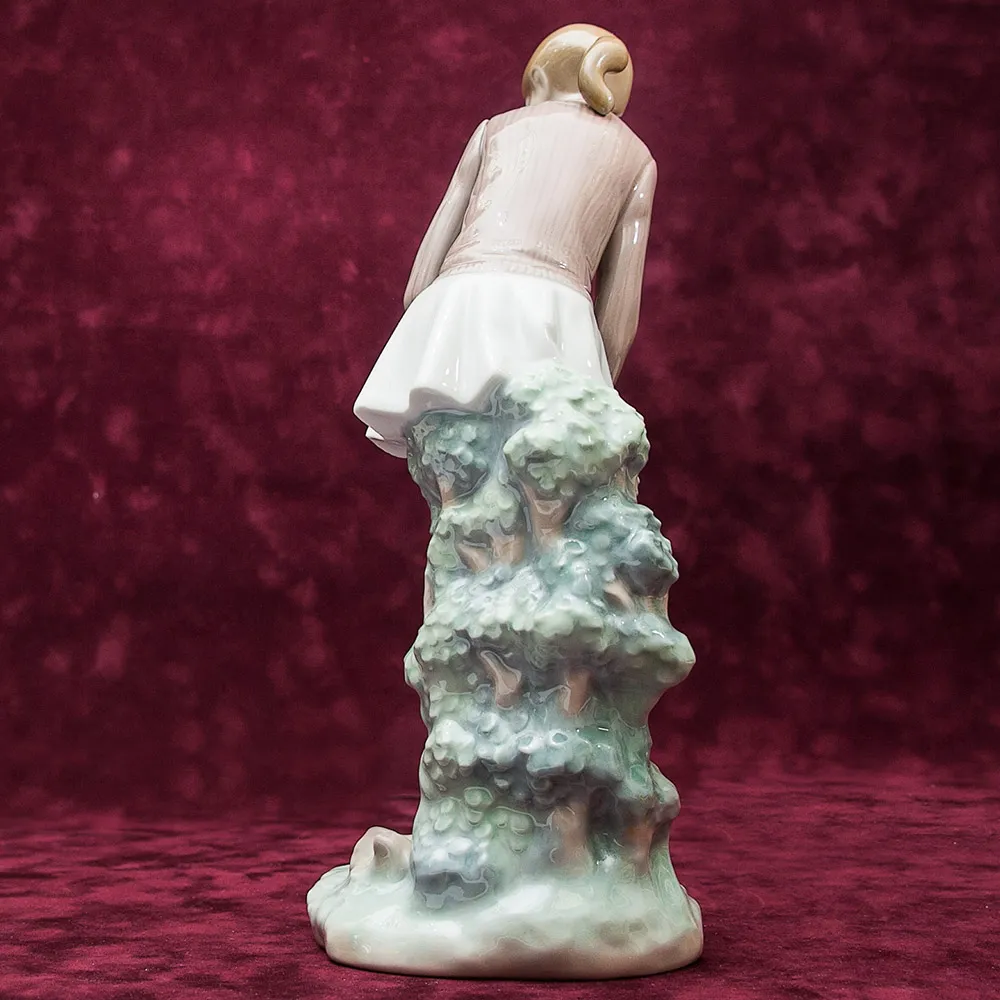 Редкая! Коллекционная Фарфоровая статуэтка «Гольфистка» Lladro, Испания - Н-28 см.