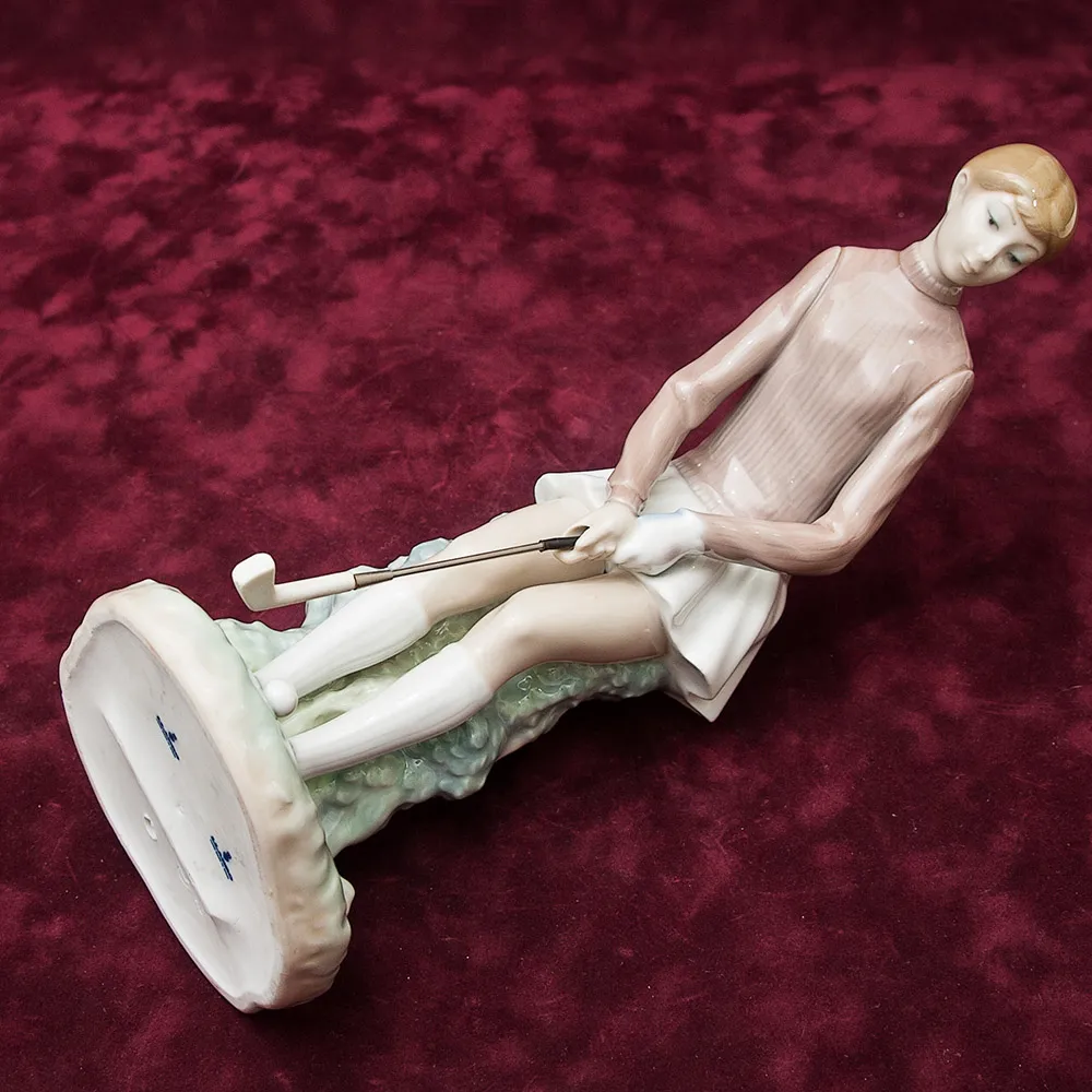 Редкая! Коллекционная Фарфоровая статуэтка «Гольфистка» Lladro, Испания - Н-28 см.