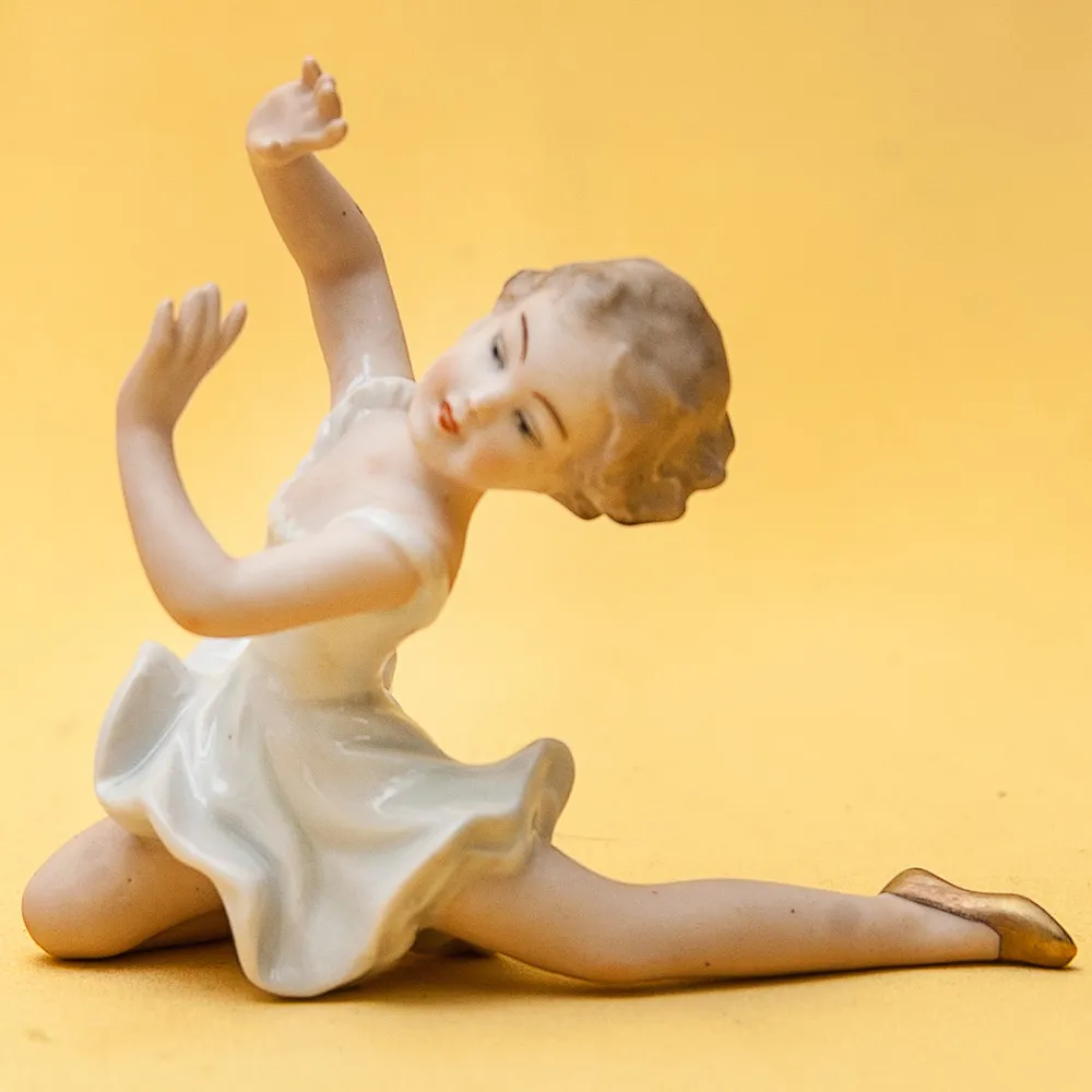 Коллекционная Фарфоровая статуэтка «Маленькая балерина», ВАЛЕНДОРФ - WALLENDORF  Германия.