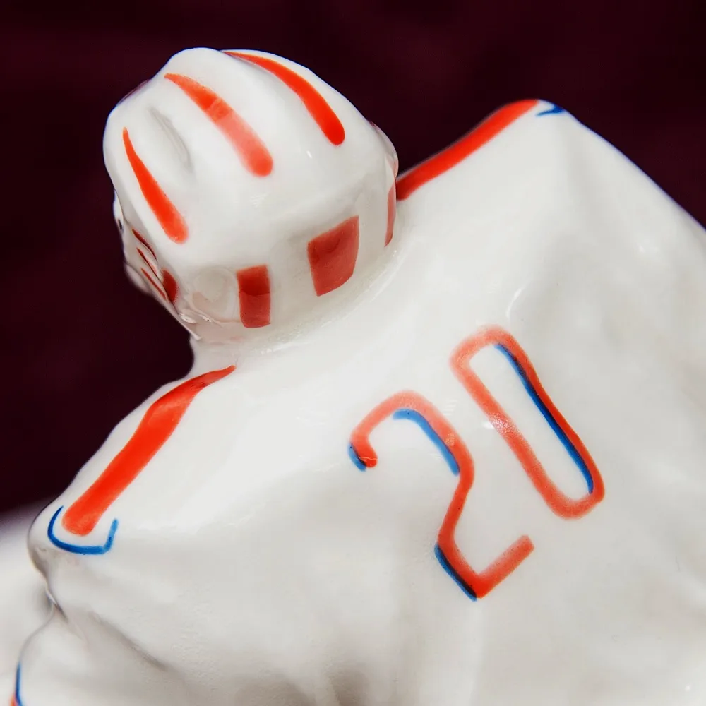 Коллекционная Фарфоровая Статуэтка «Вратарь - Хоккей - Спорт» Россия.