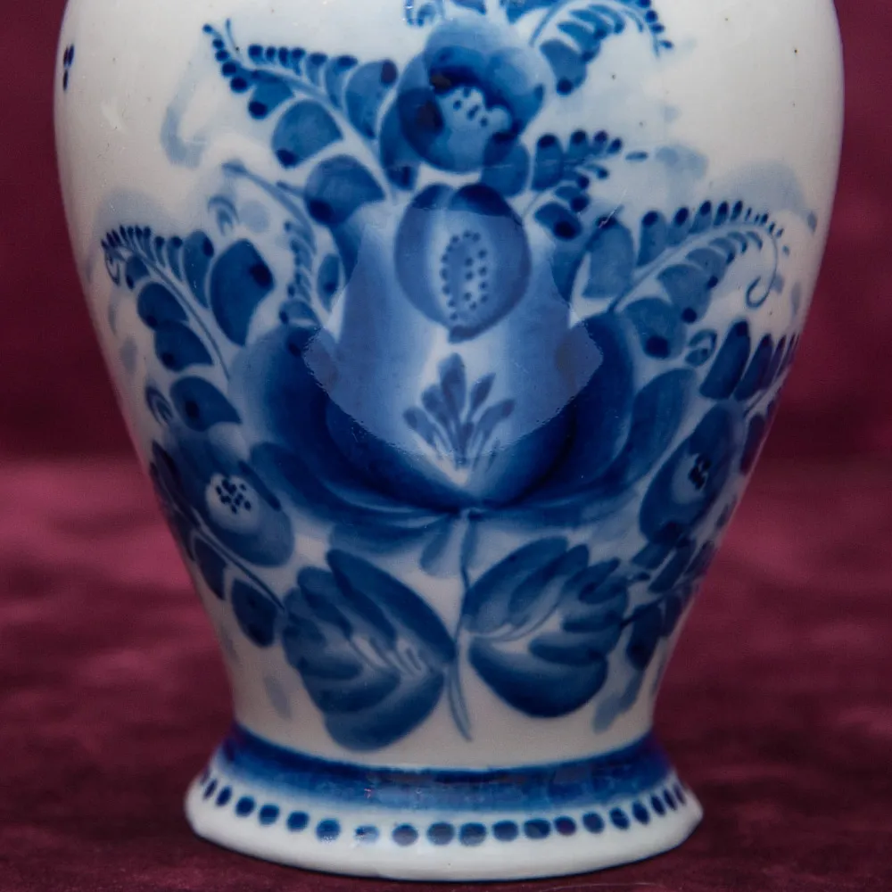 Авторская Коллекционная Фарфоровая Ваза «Тюльпан» СССР ГЖЕЛЬ - 1980 год.