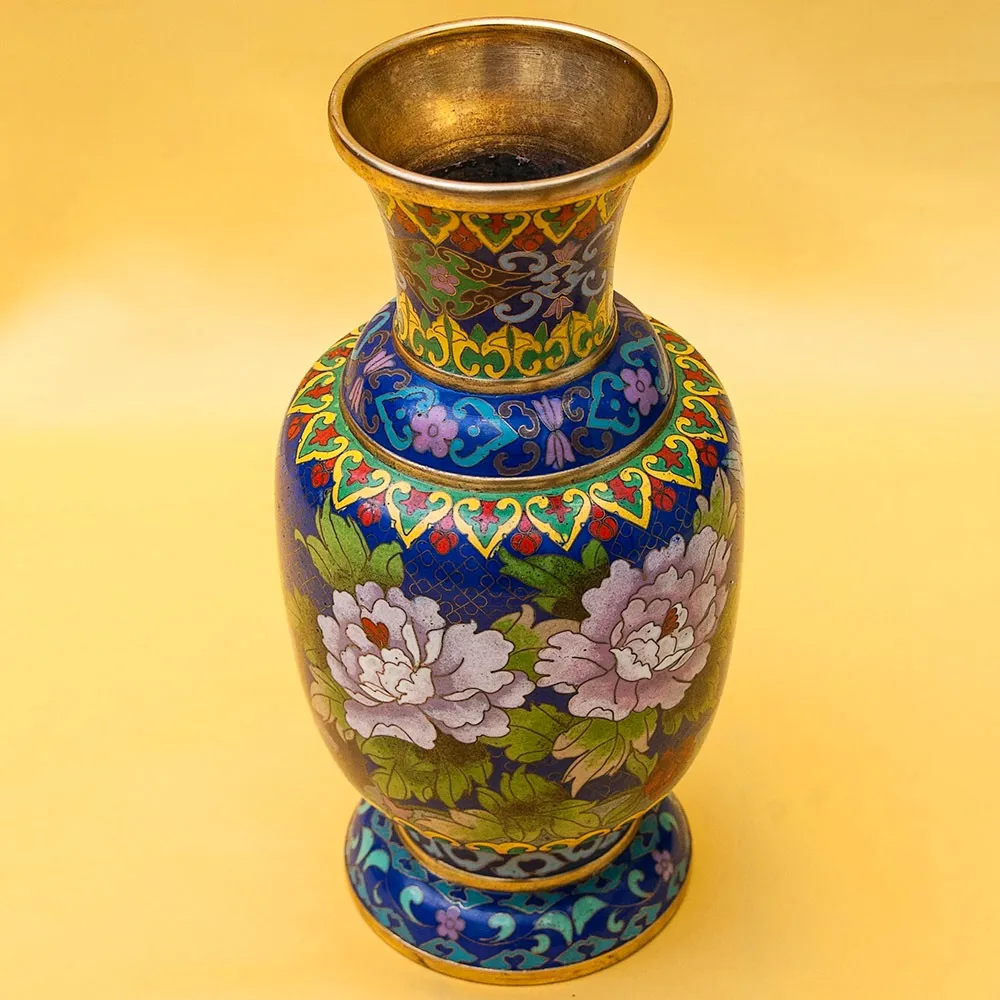 Редкость! Ваза «Королевские ПИОНЫ» в технике « Клуазоне» Н -26см.  Китай 50 -е годы ХХ века