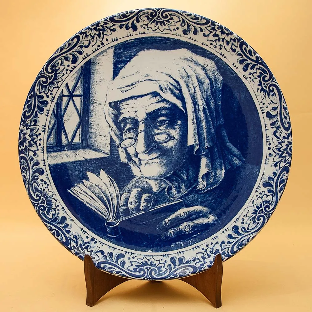 Декоративная Фарфоровая Тарелка - Блюдо «Ожидание», DELFTs- Royal Boch Бельгия d - 29 см.