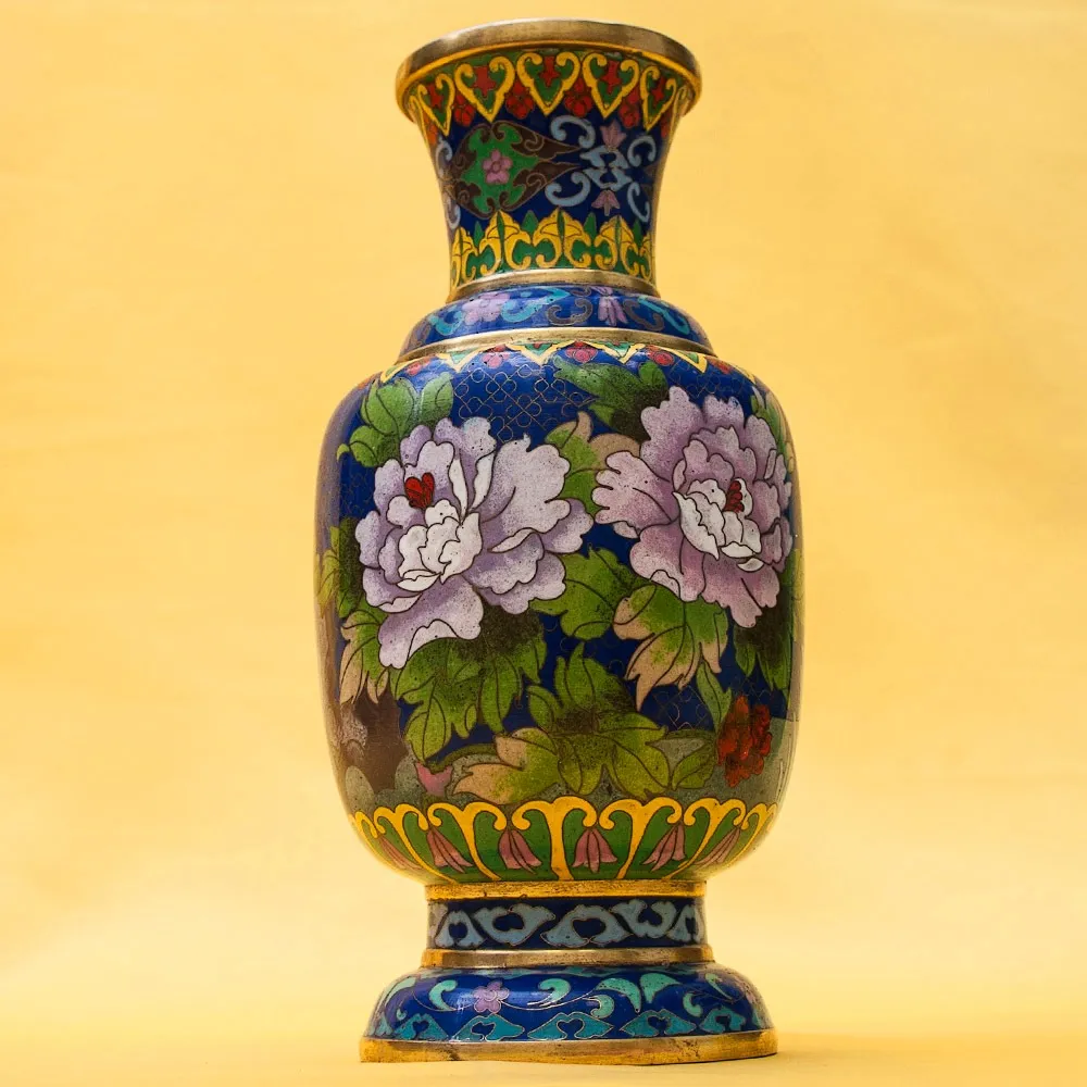Редкость! Ваза «Королевские ПИОНЫ» в технике « Клуазоне» Н -26см.  Китай 50 -е годы ХХ века