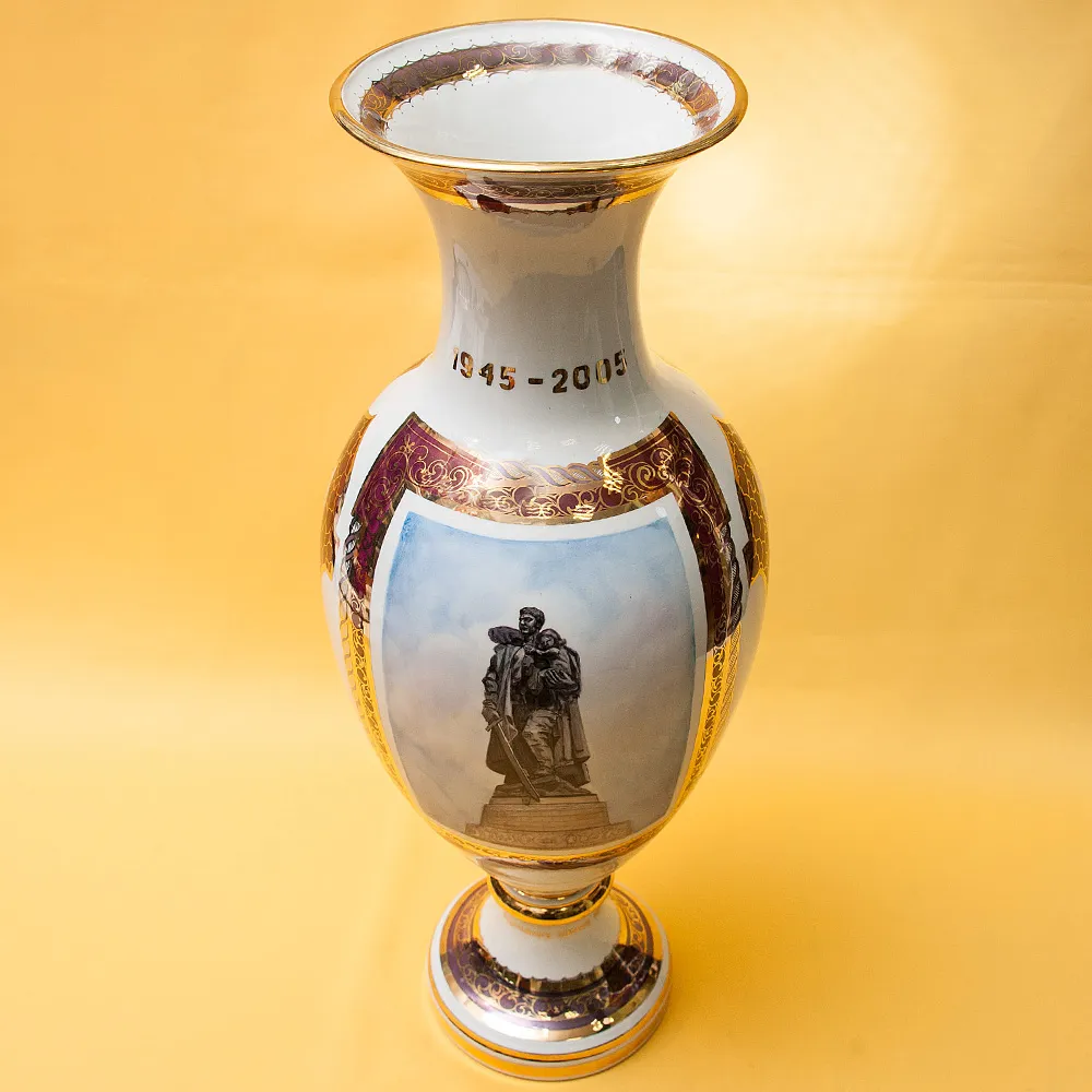 Редкая! Большая Авторская Наградная Ваза «60 ЛЕТ ПОБЕДЫ», Фарфор Кисловодский ФЗ Россия-2005 год.