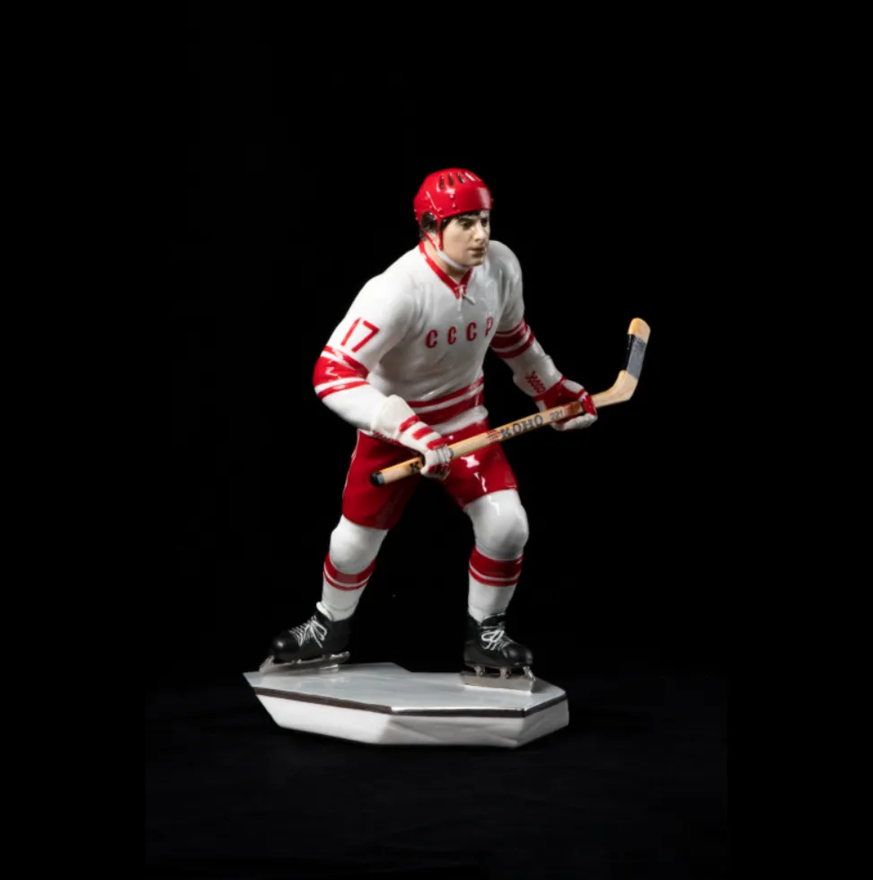 Коллекционная Авторская Статуэтка «Хоккеист СССР – Валерий Харламов №17», фарфор, Россия.