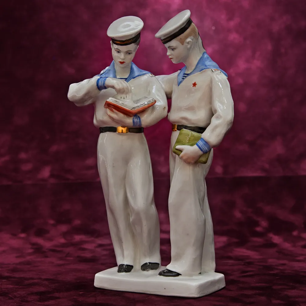 Знаковая Советская Фарфоровая Статуэтка «Нахимовцы» ЛФЗ СССР -1950-60 годы.