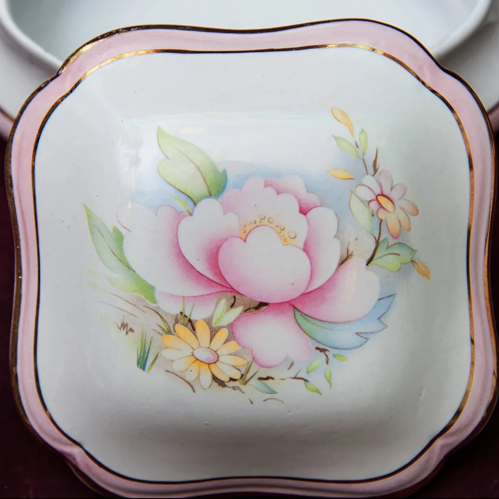 Квадратная Фарфоровая Шкатулка «Цветочная Нежность Лимож Limoges Франция.