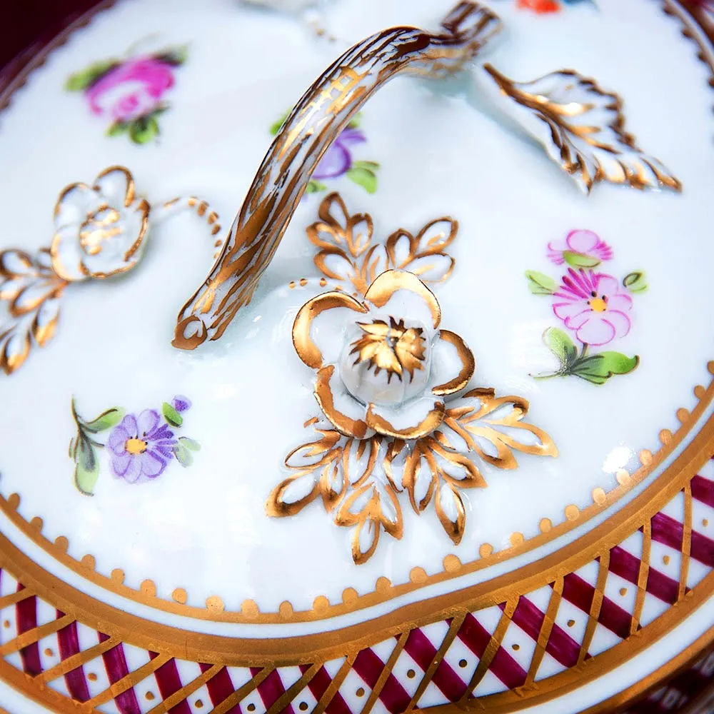 Редкость! Коллекционная Шкатулка-Бонбоньера «Грация» Фарфор SP Dresden Германия.