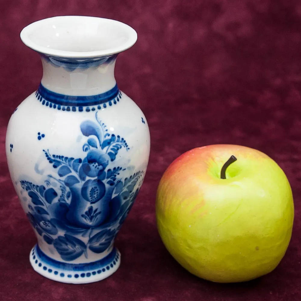 Авторская Коллекционная Фарфоровая Ваза «Тюльпан» СССР ГЖЕЛЬ - 1980 год.