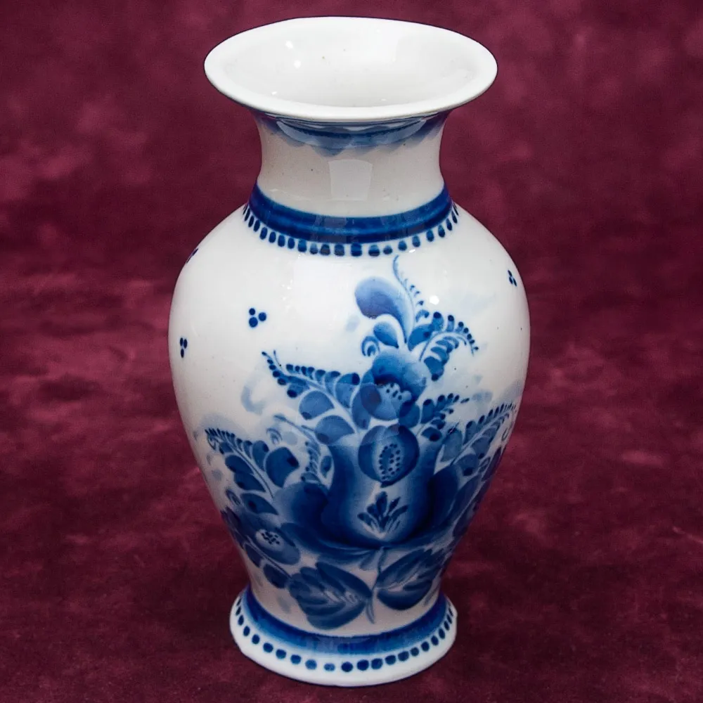 Авторская Коллекционная Фарфоровая Ваза «Тюльпан» СССР ГЖЕЛЬ - 1980 год.