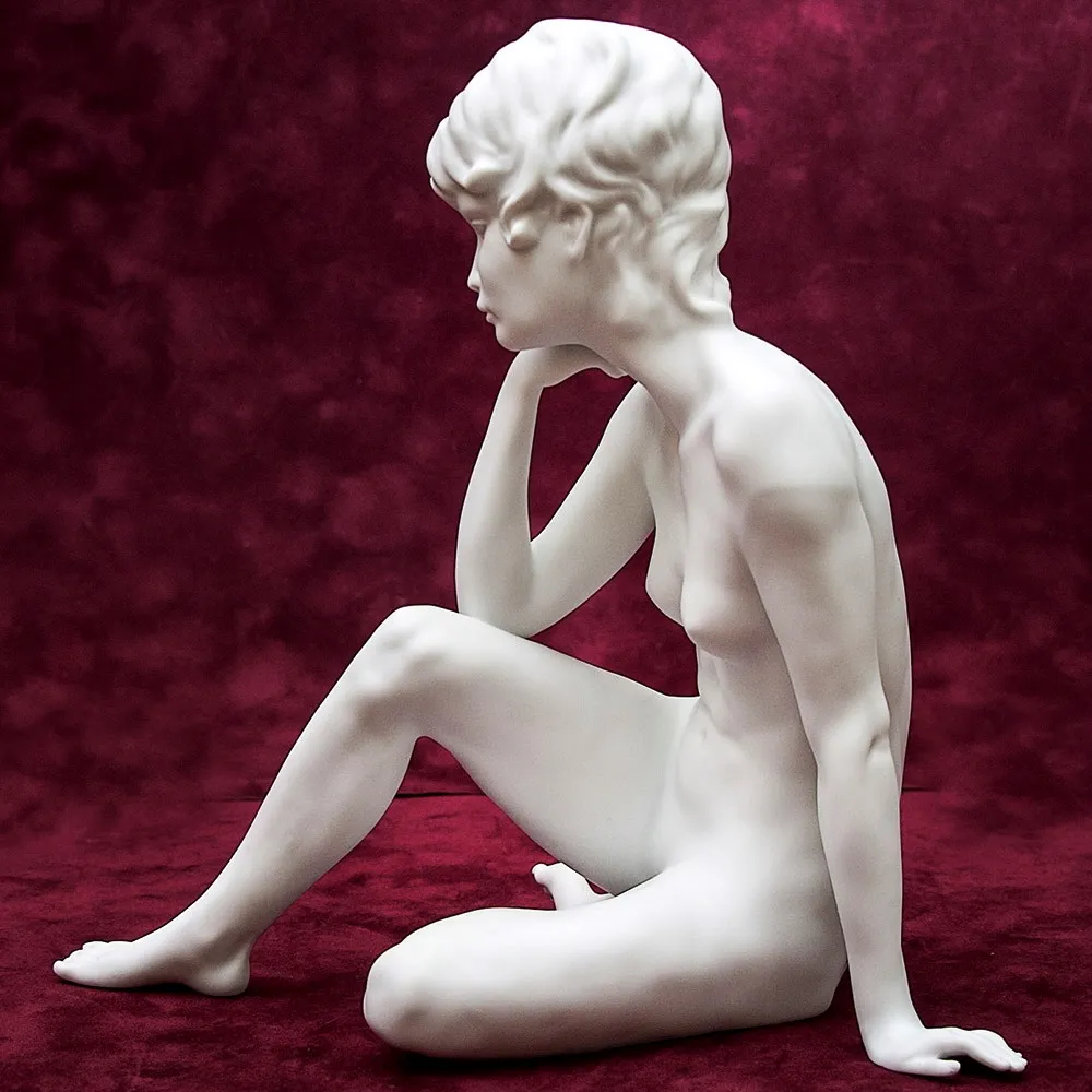 Бисквитный Фарфор - Статуэтка «Грёзы» Н-23см., Kaiser, Германия - 1990 год.