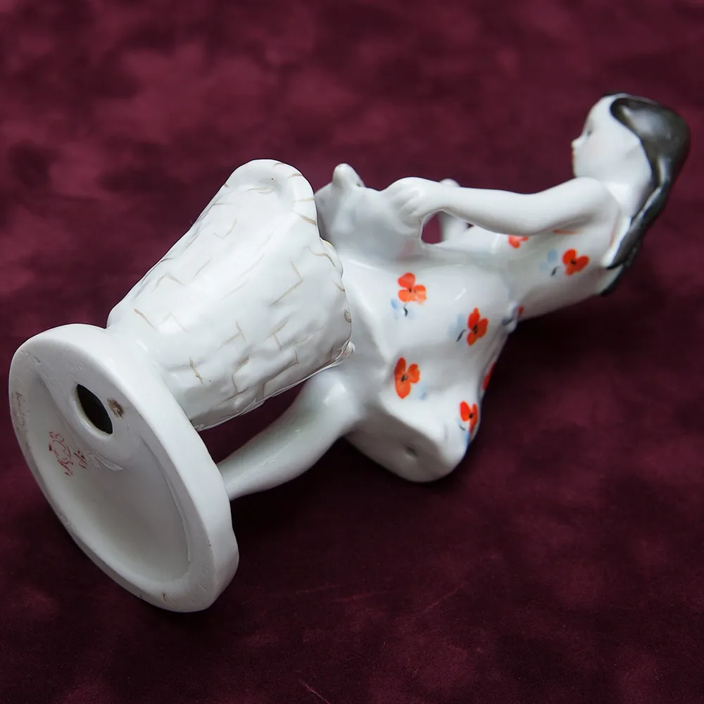 РЕДКОСТЬ!! Фарфоровая Статуэтка «Девочка с кукурузой», ЛФЗ СССР - 1960 год.