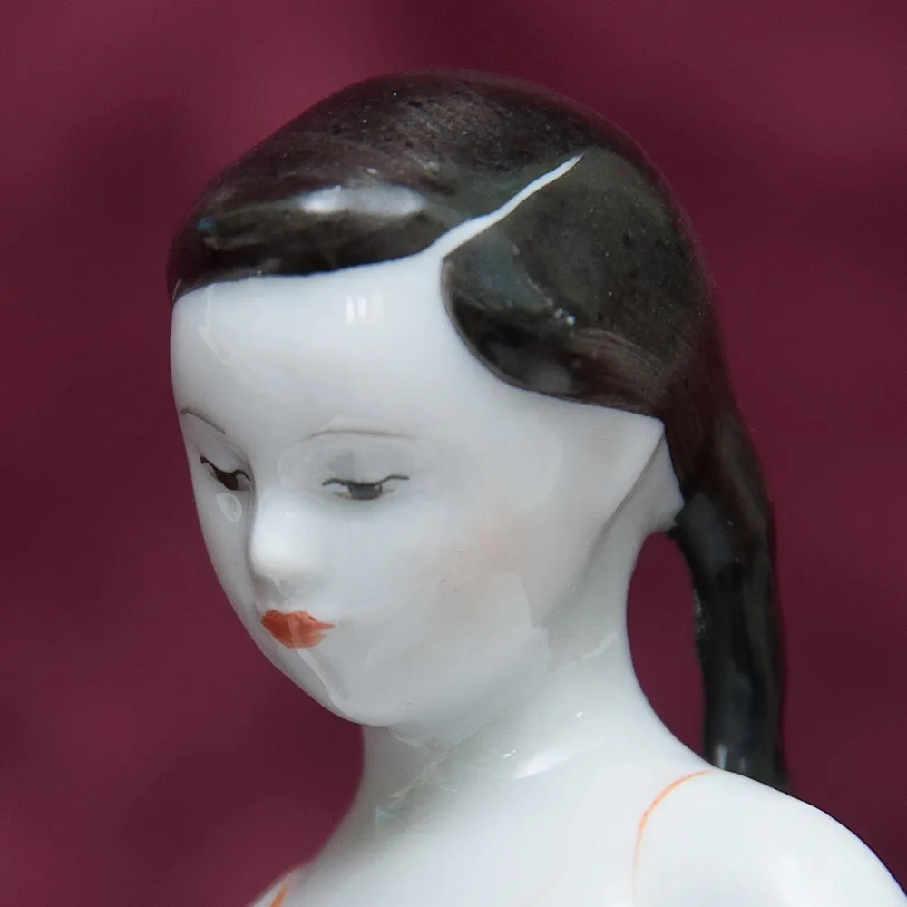 РЕДКОСТЬ!! Фарфоровая Статуэтка «Девочка с кукурузой», ЛФЗ СССР - 1960 год.