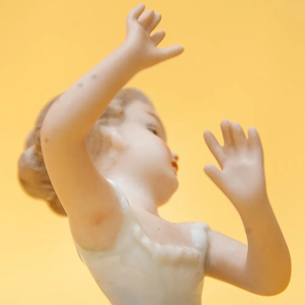 Коллекционная Фарфоровая статуэтка «Маленькая балерина», ВАЛЕНДОРФ - WALLENDORF  Германия.