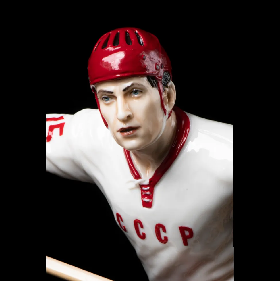 Коллекционная Авторская Статуэтка «Хоккеист СССР – Александр Якушев №15», фарфор, Россия.