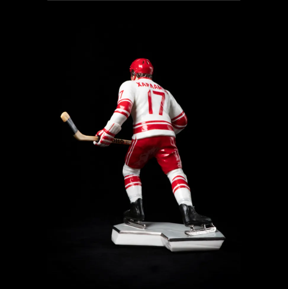 Коллекционная Авторская Статуэтка «Хоккеист СССР – Валерий Харламов №17», фарфор, Россия.