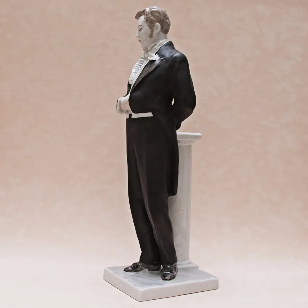 Коллекционная Фарфоровая статуэтка «Артист Норцов в роли Евгения Онегина», ЛФЗ СССР, 50-е гг.