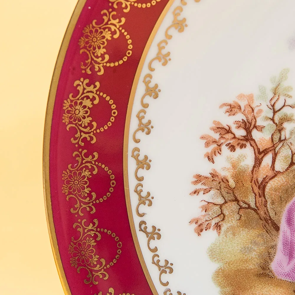 Коллекционная Тарелка «Свидание в лесу» Фарфор, Лимож (Limoges) Франция, середина ХХ века.