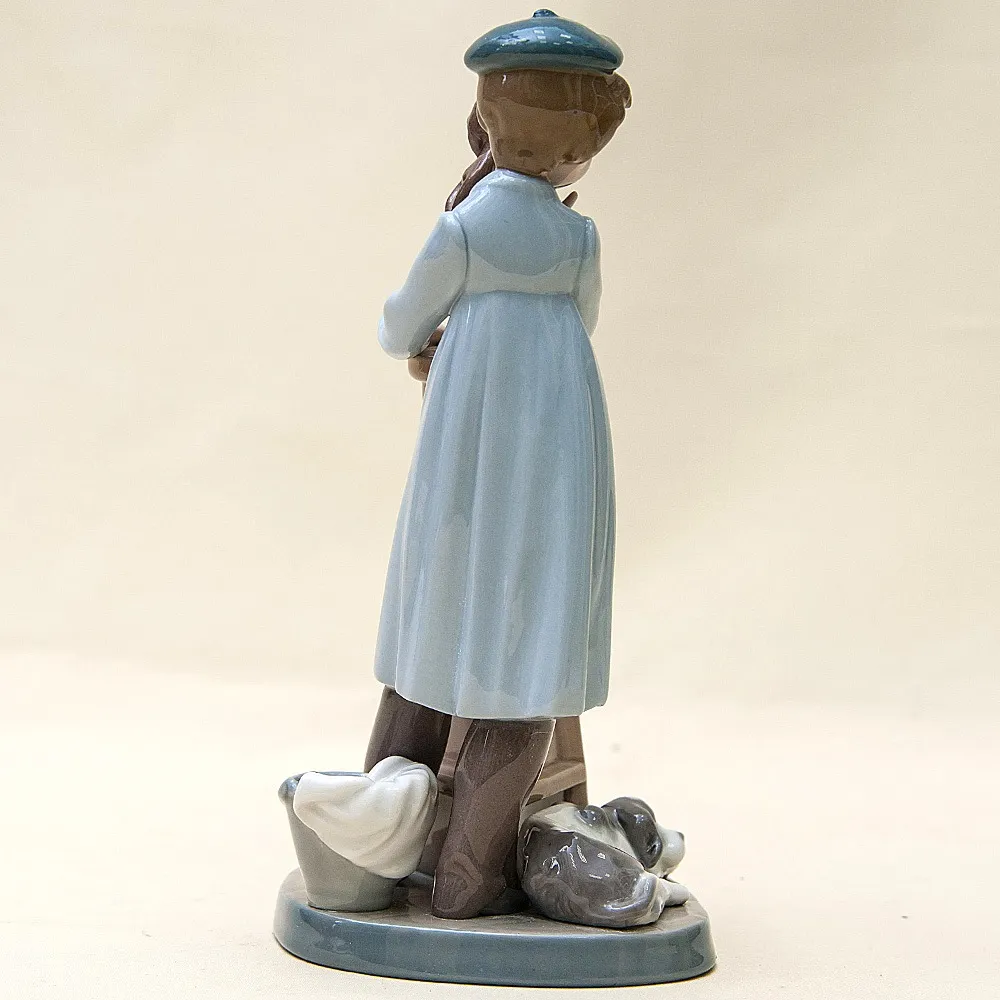 Коллекционная Фарфоровая статуэтка «Маленький скульптор» Lladro, Испания - 1985 год.