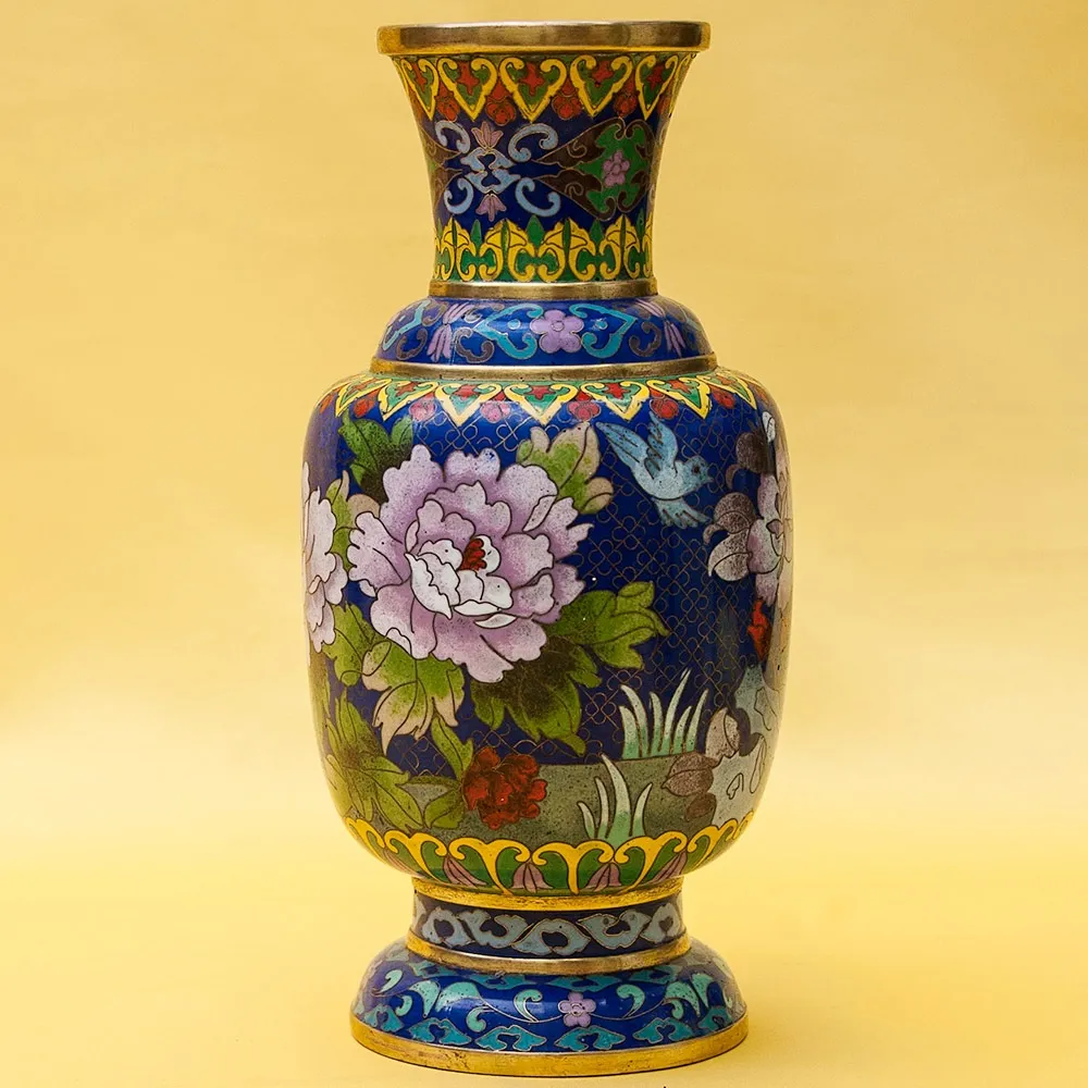 Редкость! Ваза «Королевские ПИОНЫ» в технике « Клуазоне» Н -26см.  Китай 50 -е годы ХХ века
