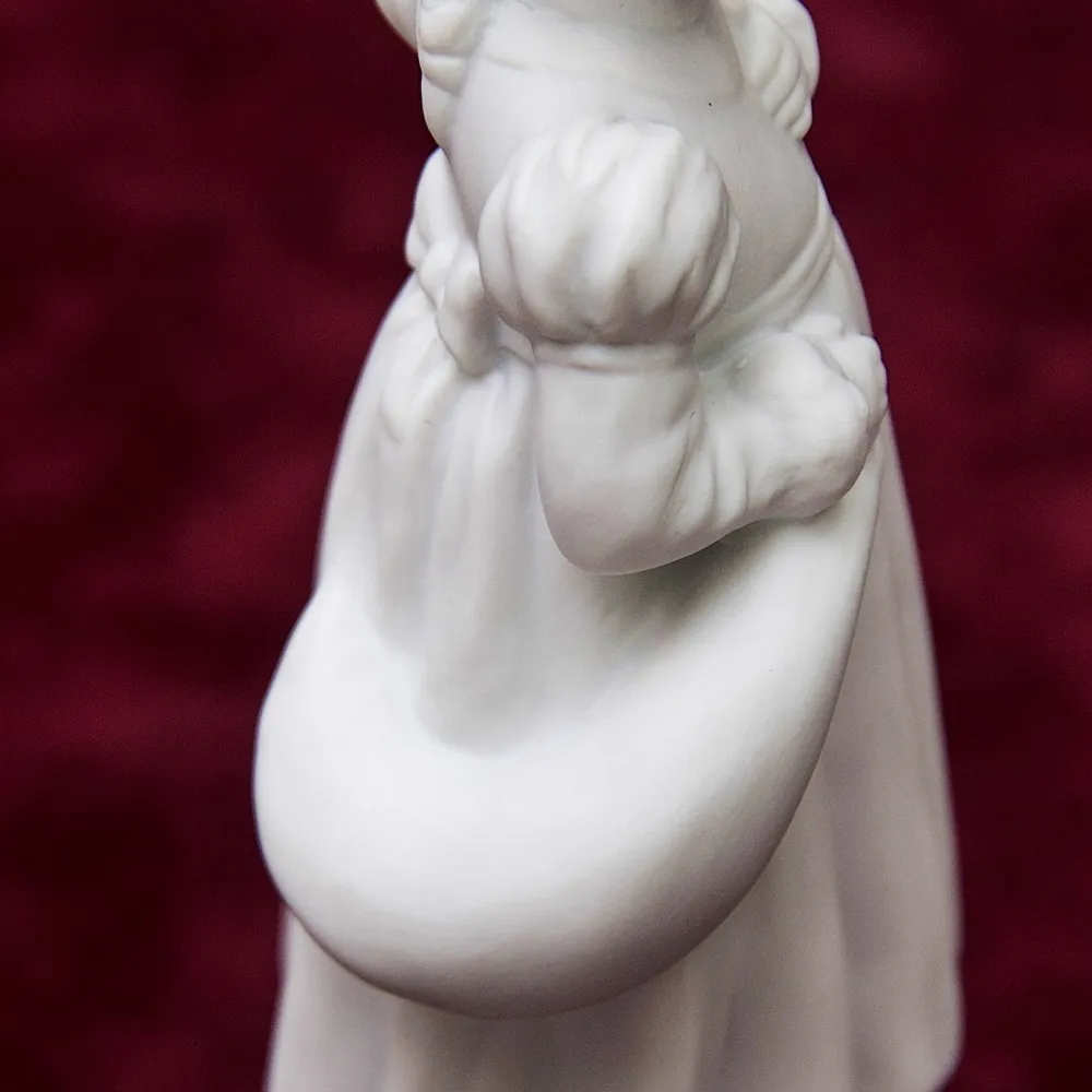 Коллекционная Авторская Статуэтка «Моя Лисичка» из серии «Детский Утренник», фарфор ИФЗ, Россия.