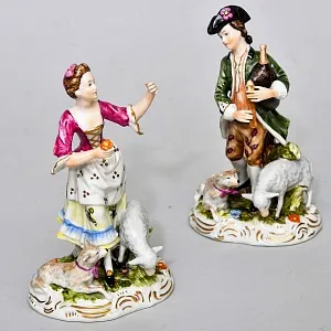 Коллекционные Парные Фарфоровые статуэтки «Пастух и Пастушка. Игра на волынке», Karl Klette Германия.