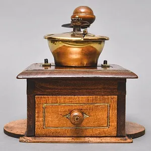 Деревянная Старинная Ручная Механическая Кофемолка - Мельница, Франция первая половина ХХ века.