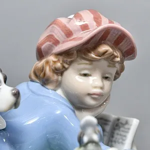 Коллекционная Фарфоровая статуэтка «Мальчик с собакой и птицей», Lladro Испания. 