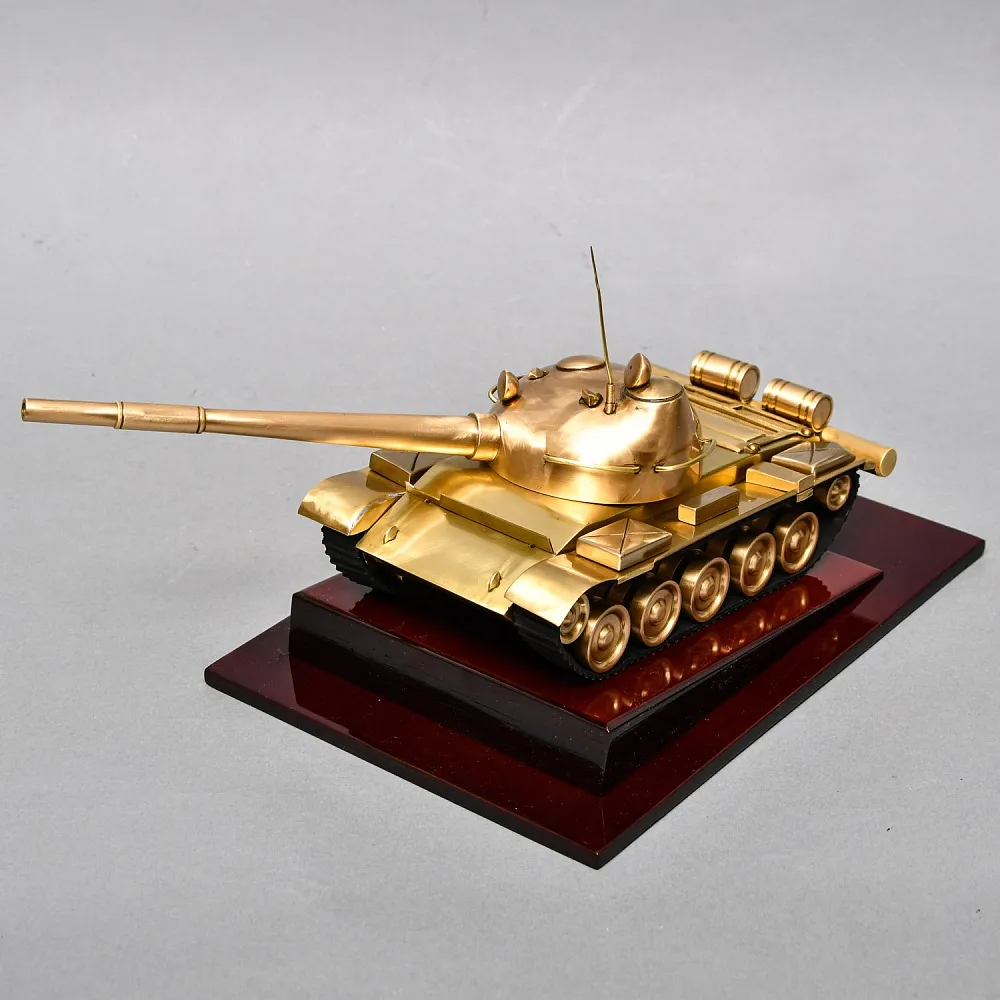 Редкость! Памятный Подарок - Большая Кабинетная модель «Танк Т-55» Латунь, СССР - 1970 год.