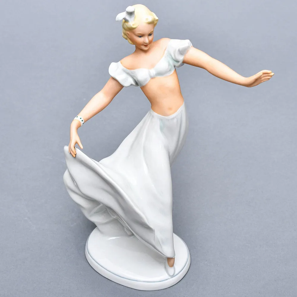 Фарфоровая статуэтка «ТАНЦОВЩИЦА» Н-24 см. Schau Bach Kunst  Германия - 1953 год.