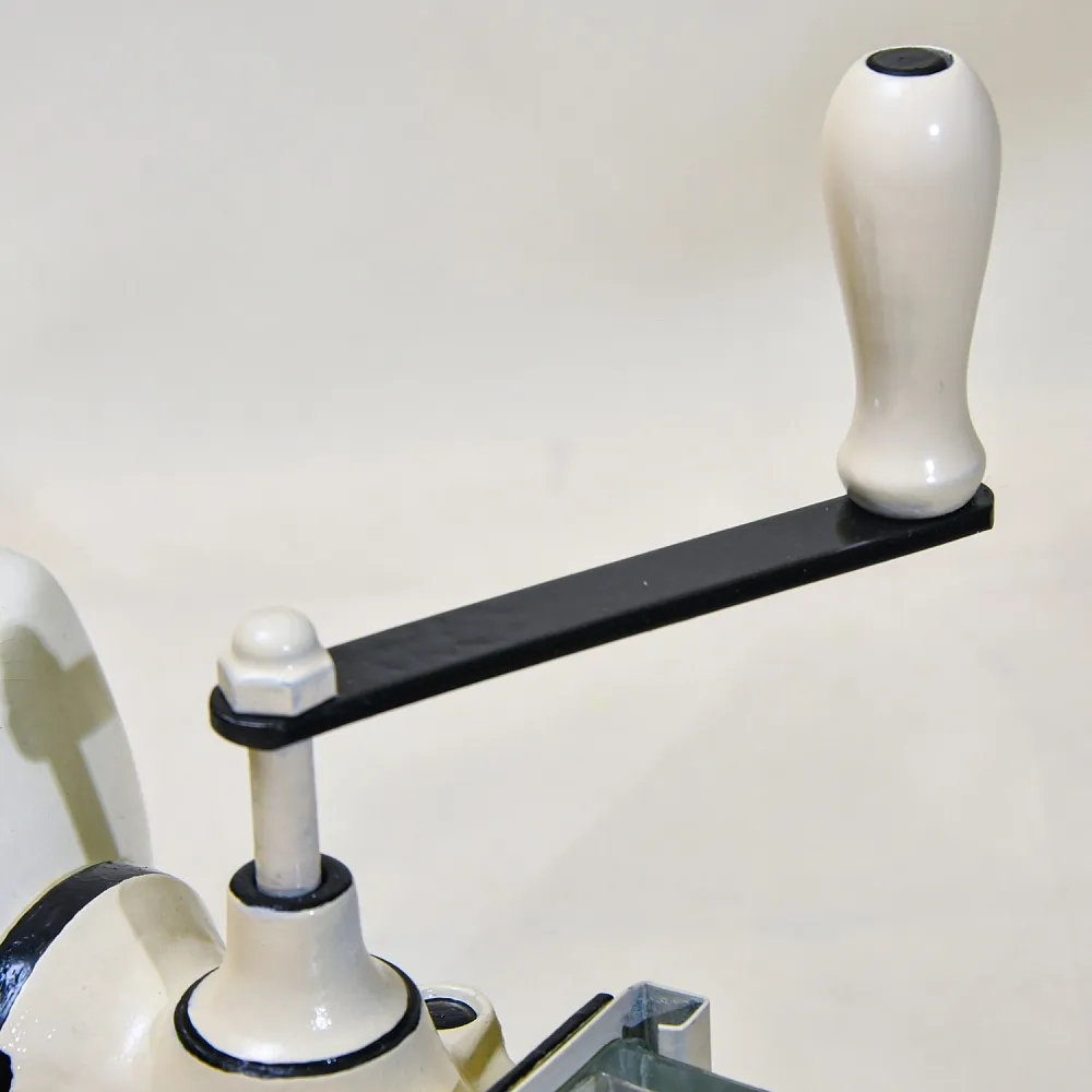 Винтажная Настенная Ручная Кофемолка «Чёрный Кофе», Голландия PeDe, середина ХХ века.