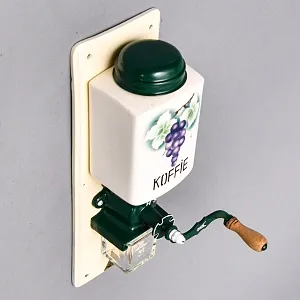 Старинная Настенная Ручная Механическая Кофемолка «Виноградная Гроздь», Голландия.