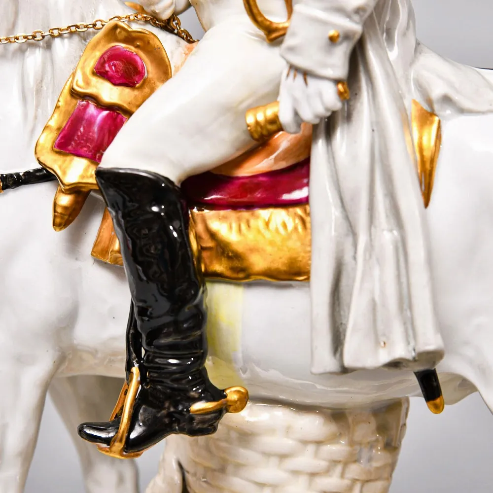 Редкая Коллекционная статуэтка «Наполеон Бонапарт на коне», Фарфор Scheibe - Alsbach Германия.