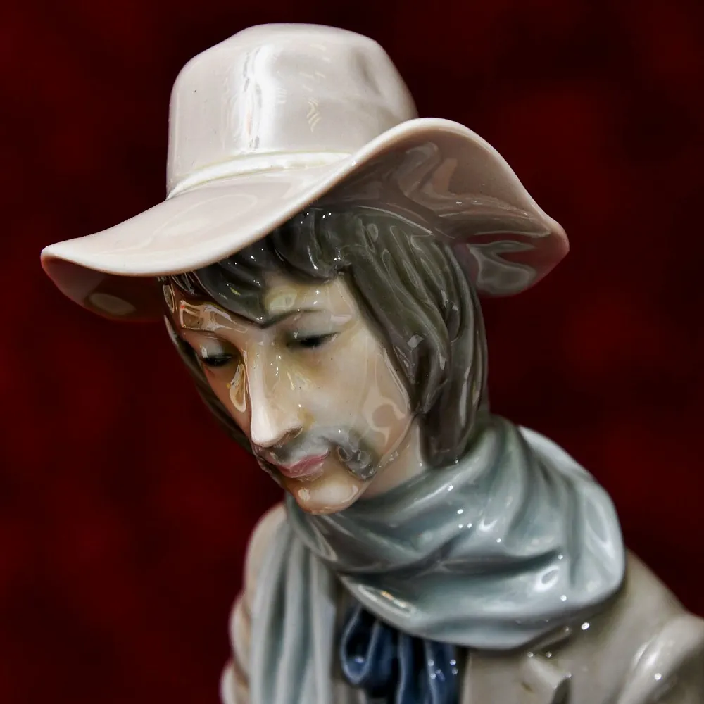 Редкость!!! Коллекционная Фарфоровая Статуэтка «Бродячий музыкант. Скрипач», Lladro Испания - 1974 год.