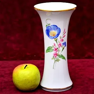 Коллекционная Фарфоровая Ваза «КОЛОКОЛЬЧИК» , MEISSEN Германия, первая половина ХХ века.