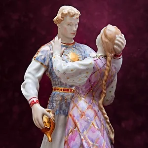 Редкость! Авторская Роспись - Фарфоровая Статуэтка «РУСЛАН И ЛЮДМИЛА» РОССИЯ ДФЗ Дулево.