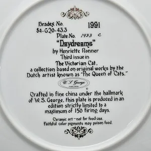 Коллекционная Фарфоровая тарелка «Кошка и котята - Дневные забавы», W.J.GEORGE США - 1991 год.
